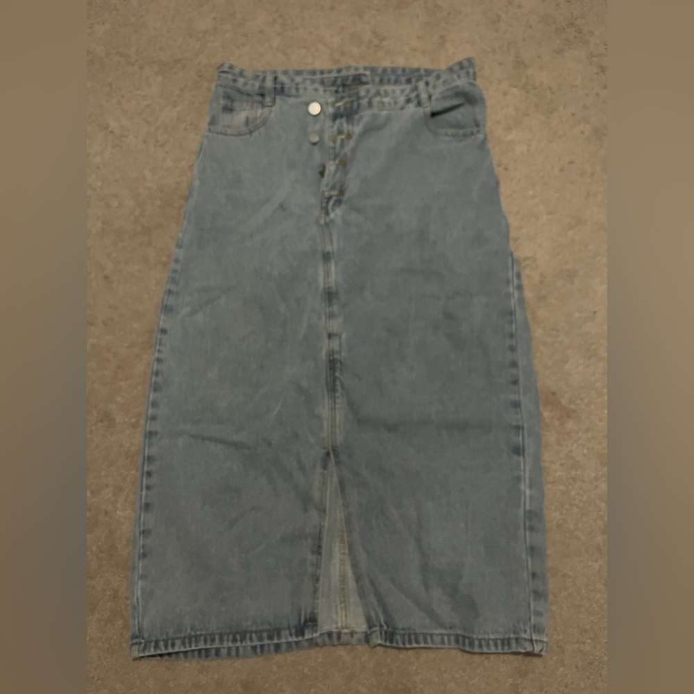 Light wash denim midi skirt asymmetrical buttons slit at bottom